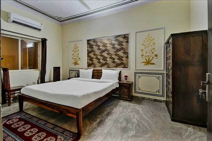 Room 2 of 21