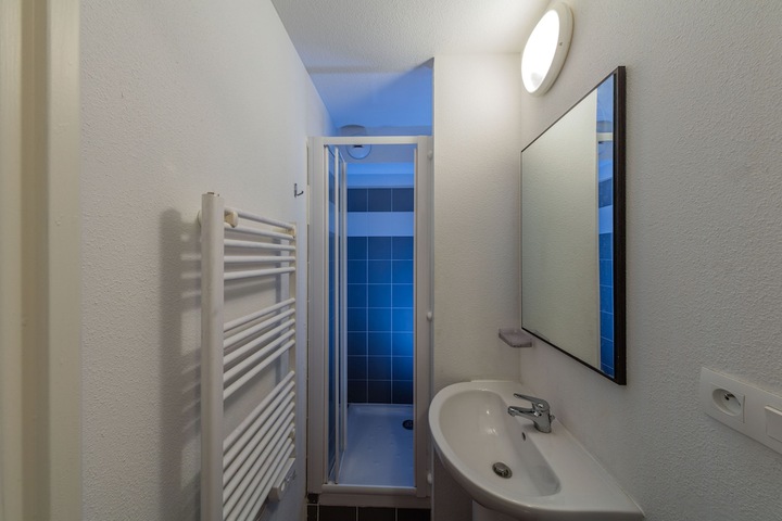 Room 21 of 40
