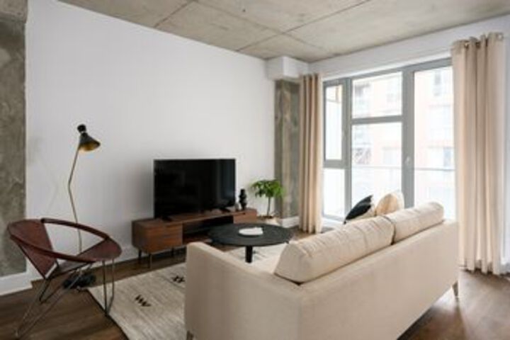 Classic 1BR in Quartier des Spectacles by Sonder