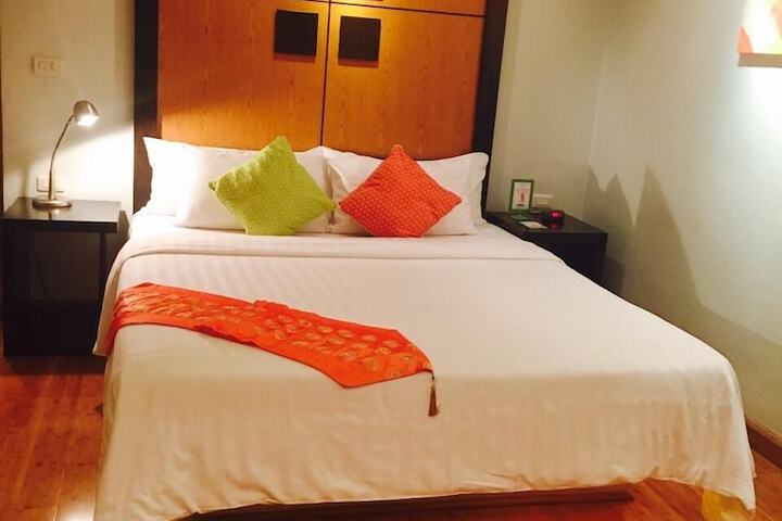 Room 13 of 36