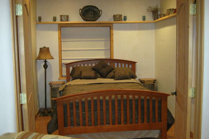 Room 6 of 100