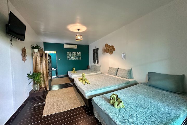 Room 25 of 102