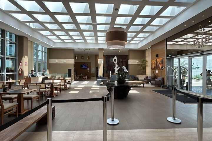 Entrance & Lobby