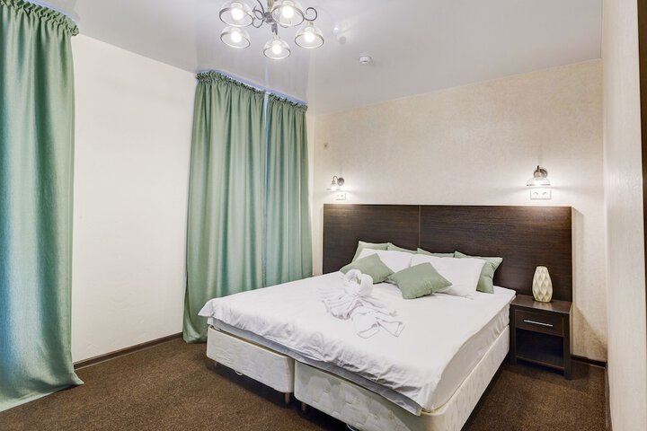 Room 7 of 19