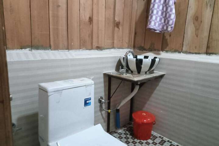 Room 21 of 28