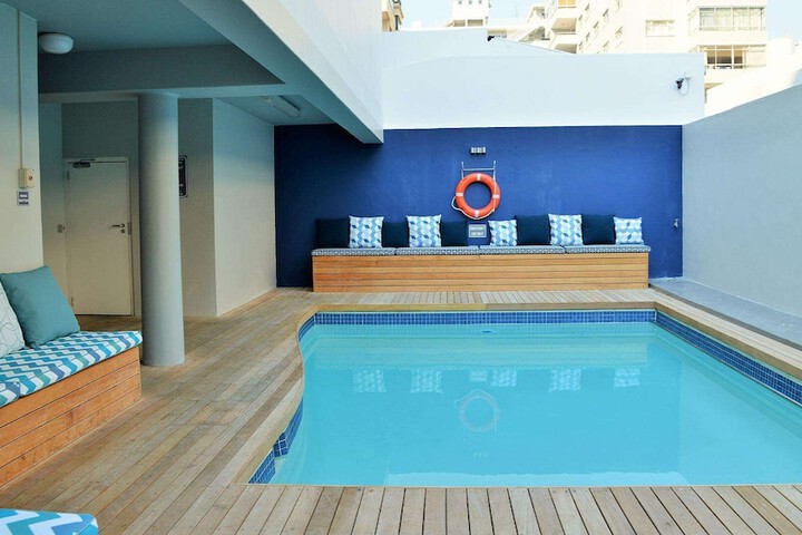 Pool 121 of 242