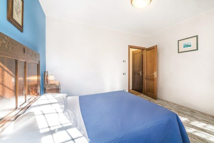 Room 6 of 36