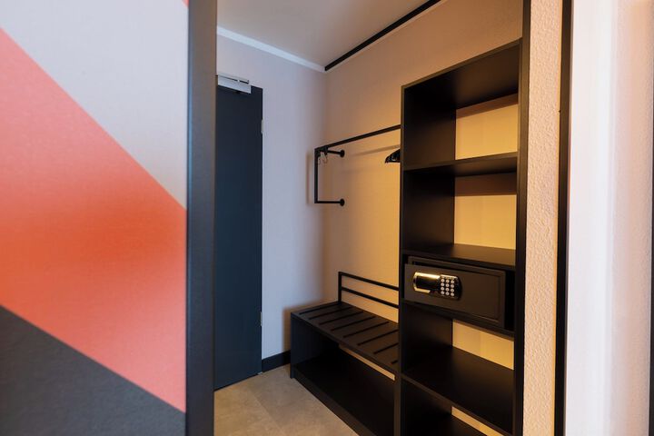 Room 37 of 110