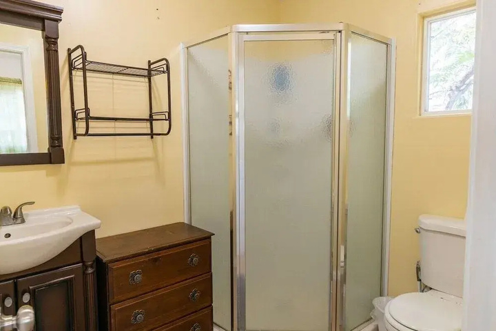 Room 5 of 10