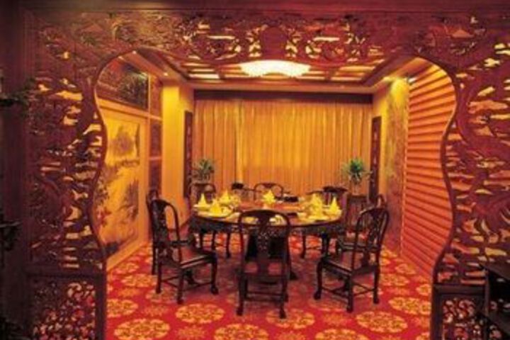 Dining 8 of 43