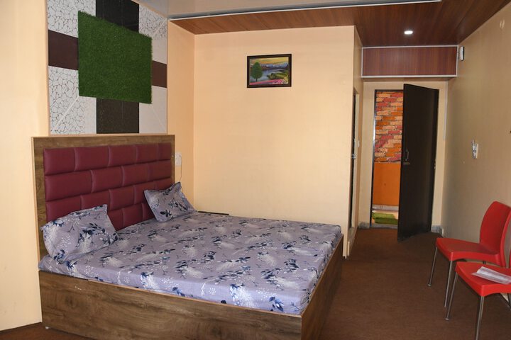Room 3 of 16