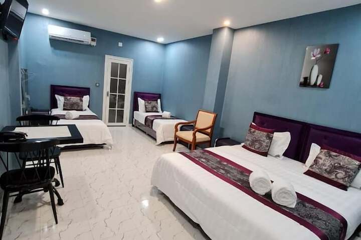 Room 5 of 25