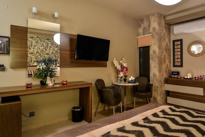Room 7 of 37