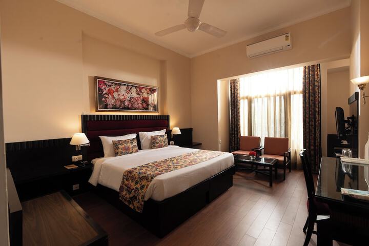Room 5 of 22