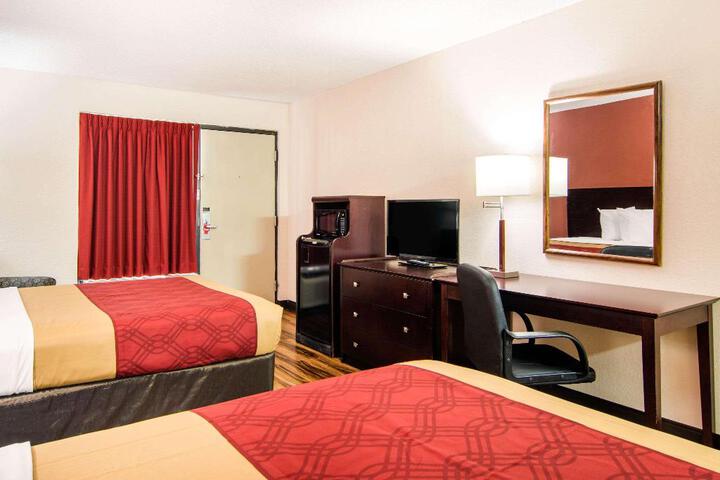 2 Double Beds (6 of 18)
