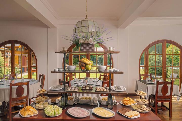 Breakfast buffet