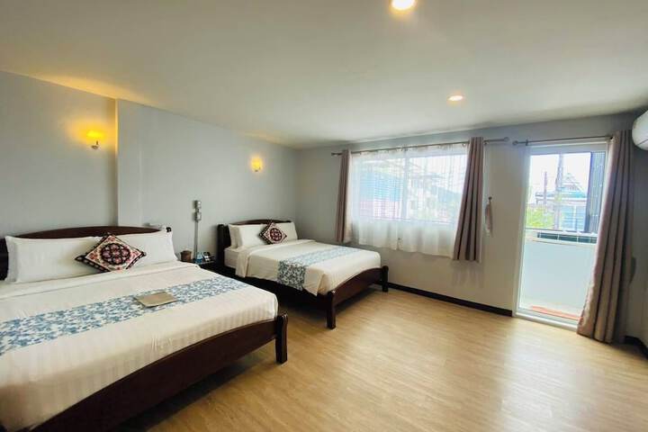 Room 34 of 211