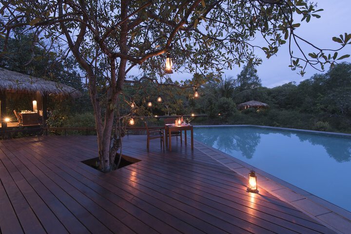 Pool Hotel