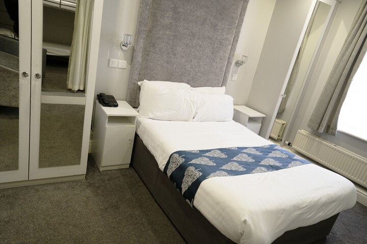 Room 14 of 63