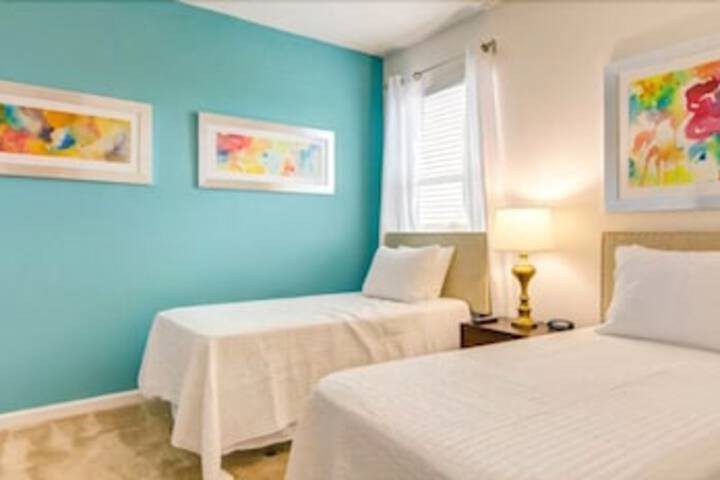 Room 33 of 36