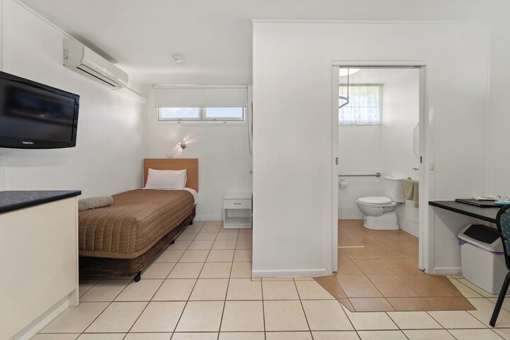 Room 9 of 20