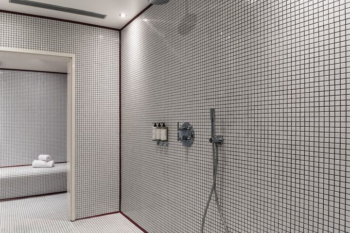 Room 32 of 58