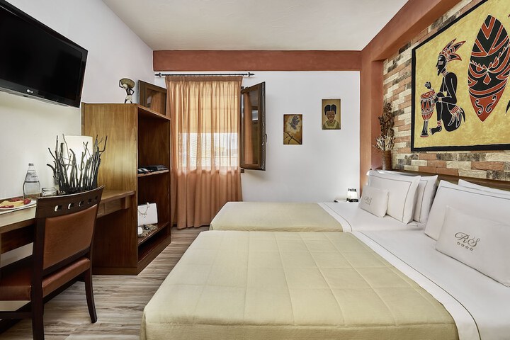 Room 3 of 35