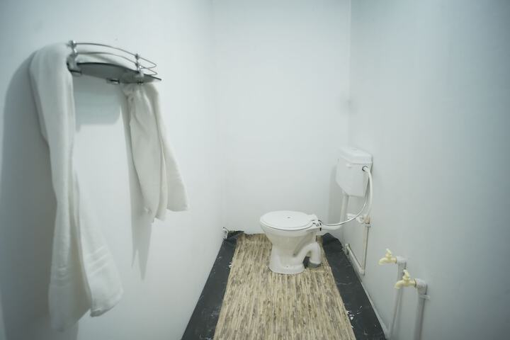 Room 11 of 17