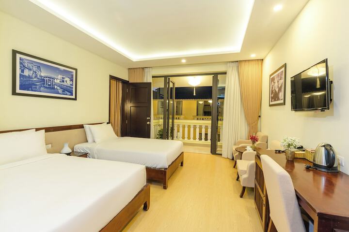 Room 28 of 73