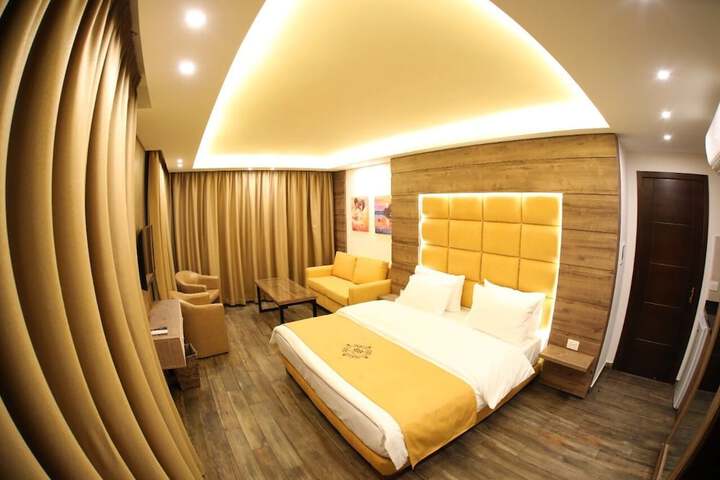 Room 15 of 29
