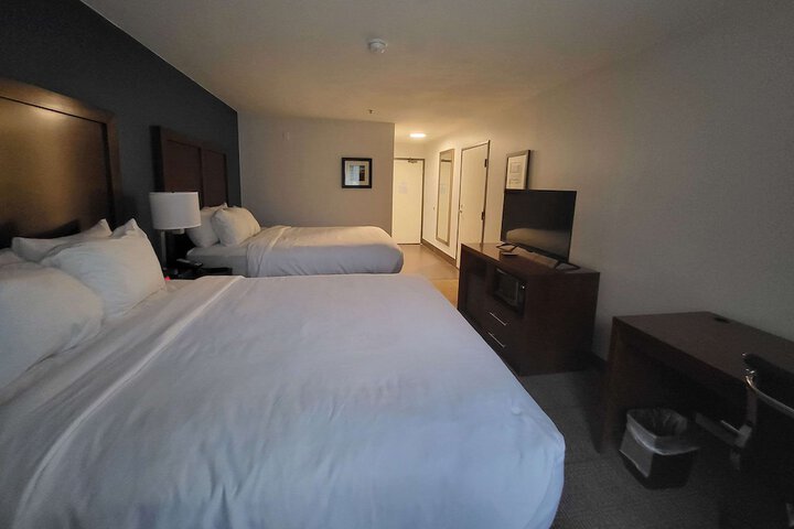 Room 11 of 83