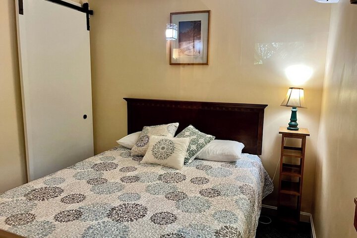 Room 9 of 106