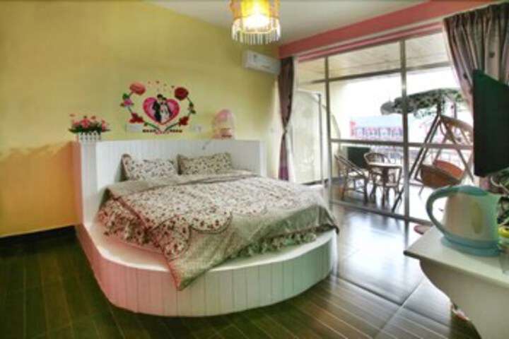Room 7 of 13