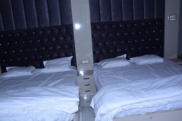 Room 8 of 28