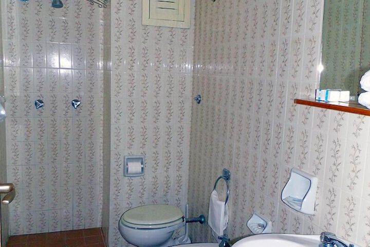 Room 19 of 33