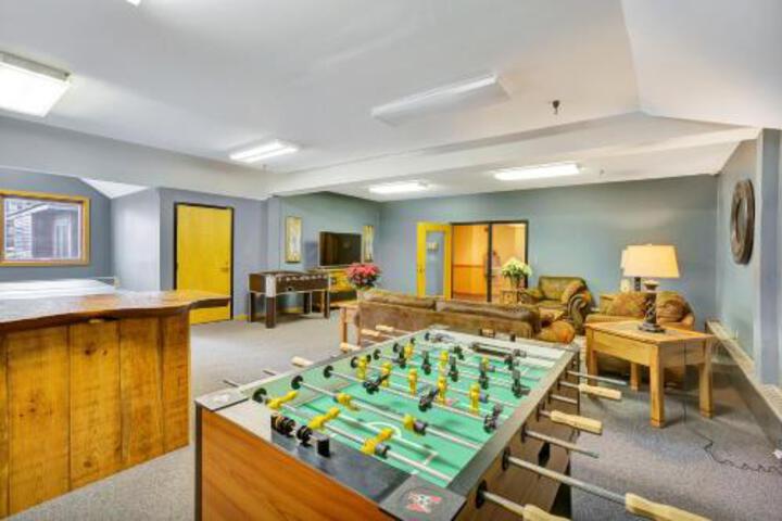 Highridge Condominium Unit B14 by RedAwning in Killington, VT