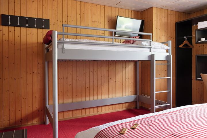 Room 14 of 42