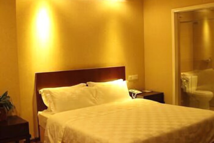 Room 6 of 7