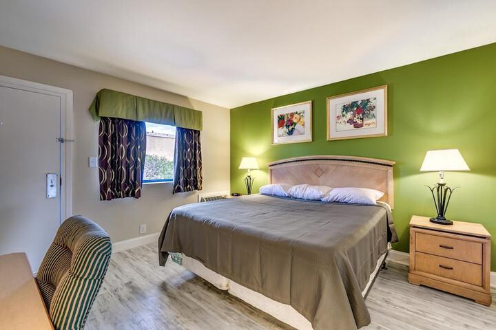 Room 33 of 69