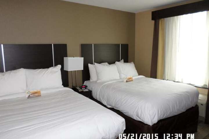 Room 5 of 10