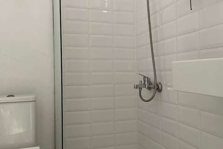 Room 9 of 29