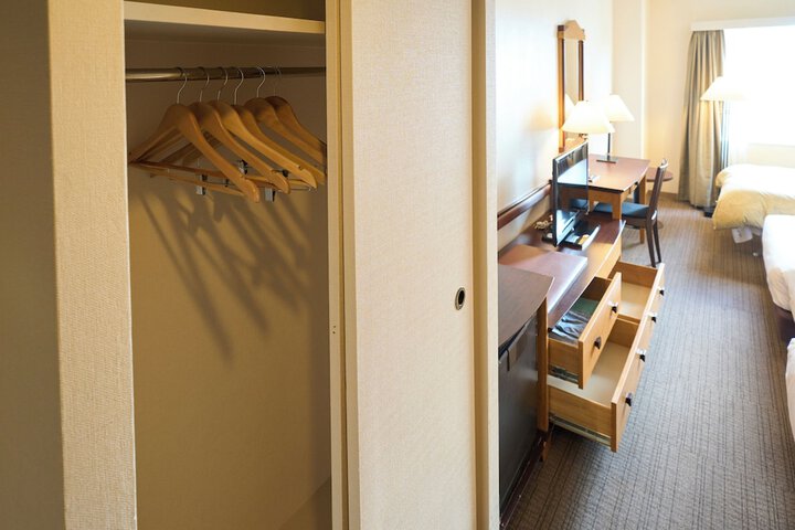 Room 26 of 82