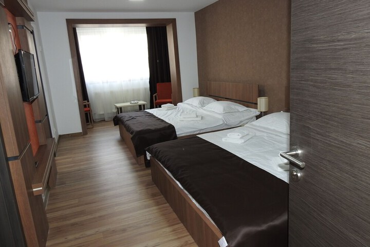 Room 6 of 23