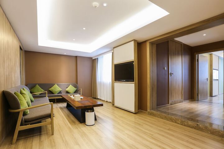 Room 8 of 60