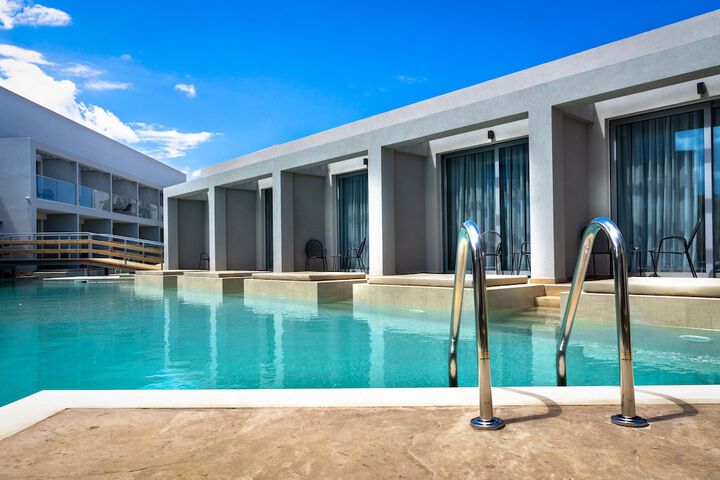 Pool 12 of 20