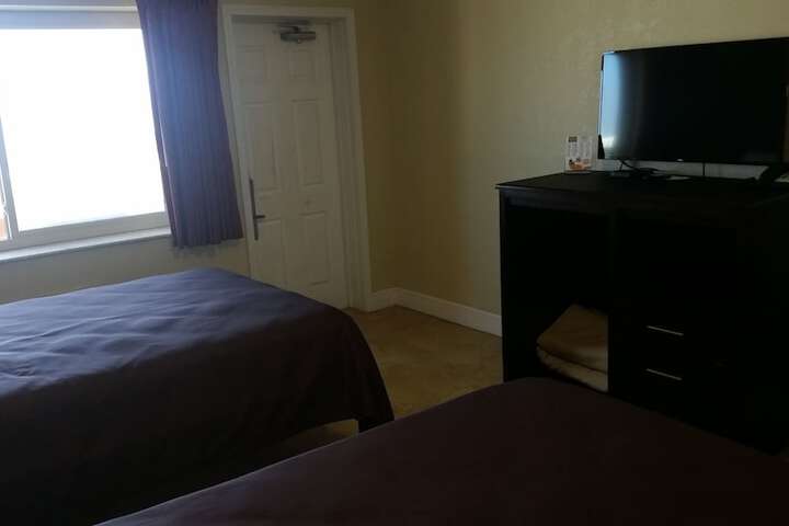 2 Double Beds (9 of 59)