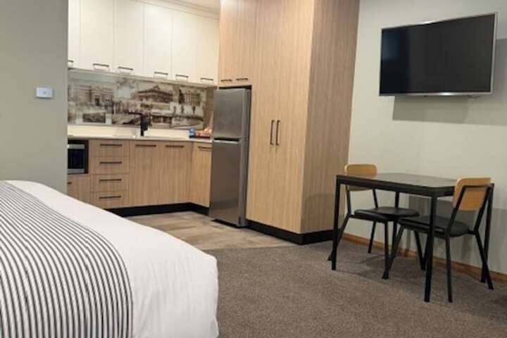 Room 6 of 19