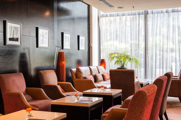 Lounge 139 of 201