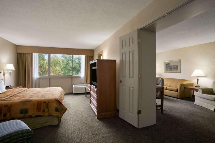 1 King Bed (2 of 5)