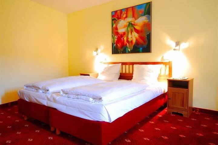 Room 10 of 26